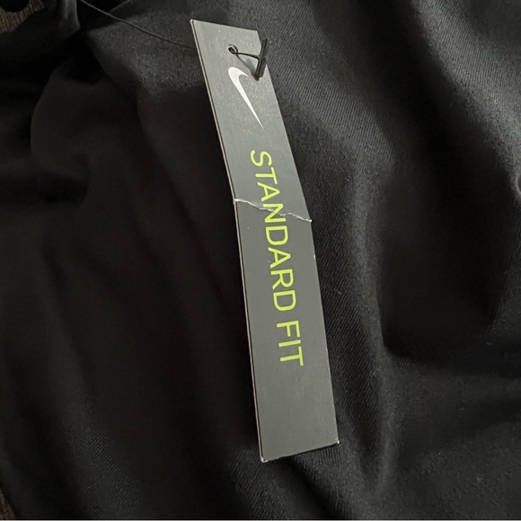 NWT Womens NIKE RUNNING Dri-Fit 1/4 zip Pullover Size XL w/thumbholes Black/Slvr - Picture 12 of 13